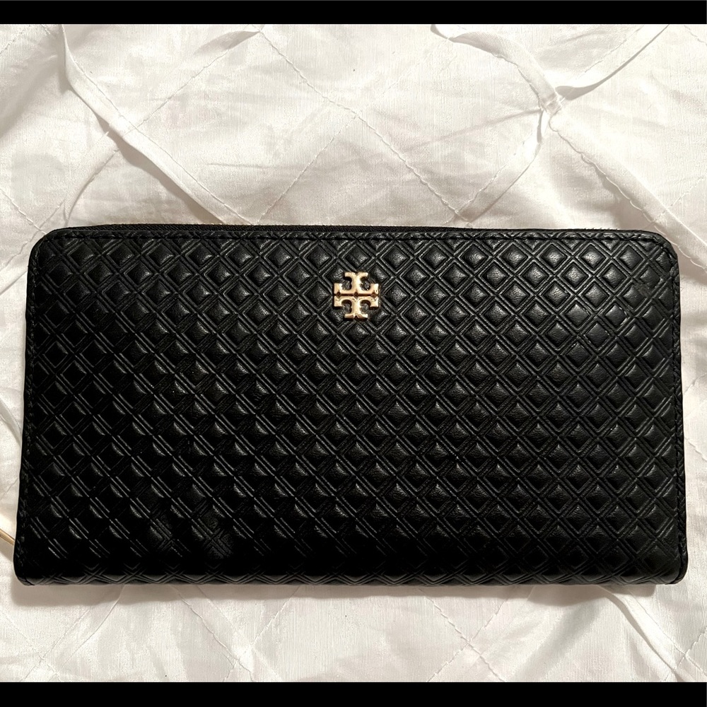 Tory Burch Zip Wallet